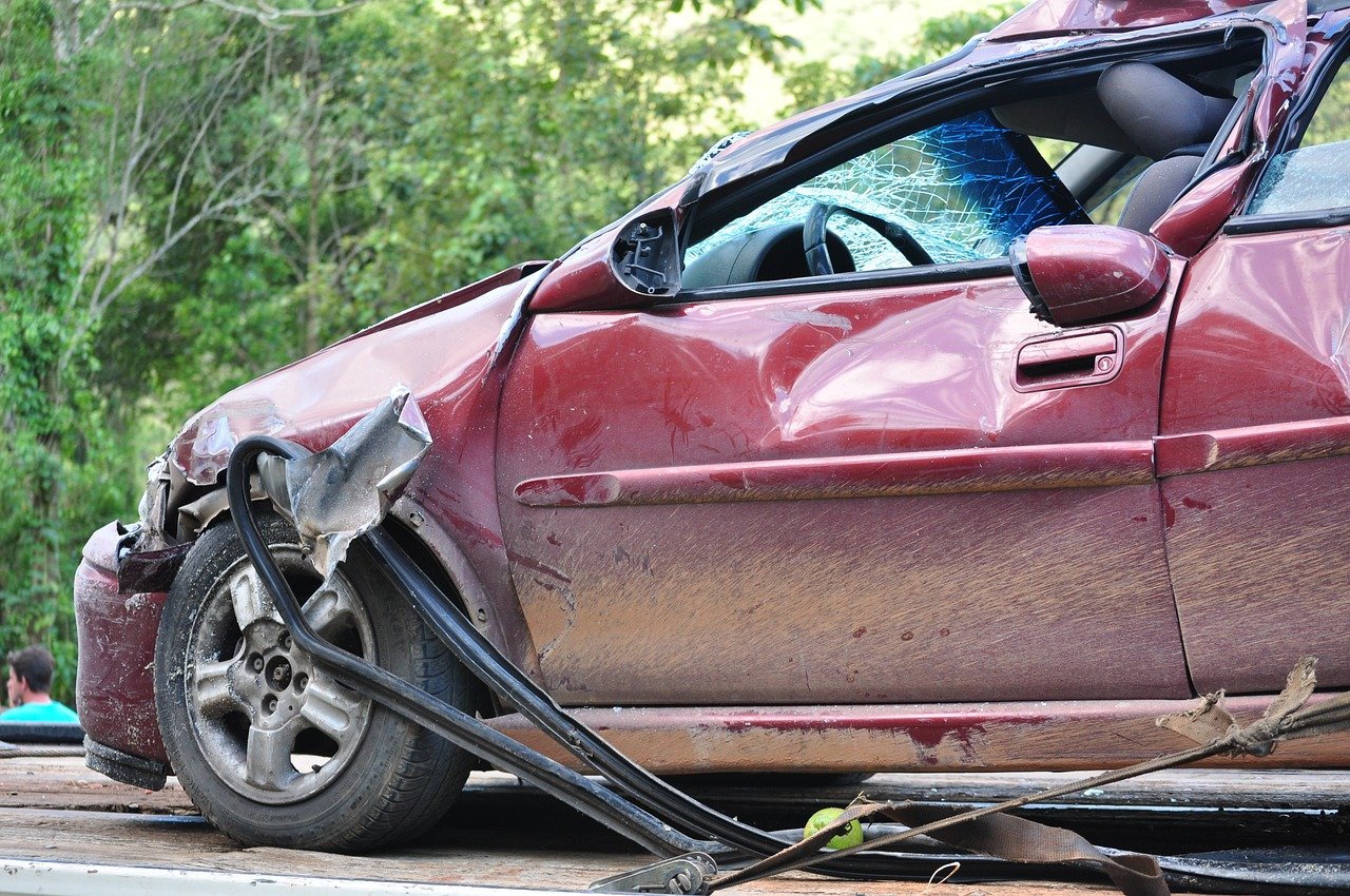 Bir Kazadan Sonra Arabanızı Neden Kendiniz Tamir Etmemelisiniz?