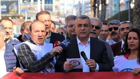 EĞİTİM-BİR-SEN İzmir Şubesinden Uğraş Kanunu Hareketi