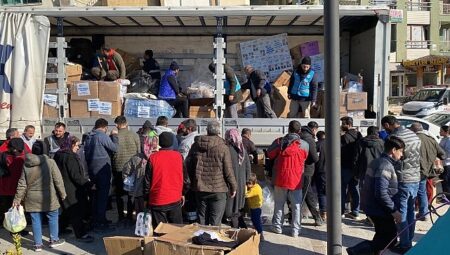 Antalya Büyükşehir Belediyesi’nin yardım tırları Hatay’a ulaştı