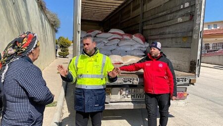 Başkan Turan Hatay Defne’de koordinasyon görevinde