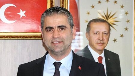 Kandıra Belediye Başkanı Adnan Turan, Miraç Kandili münasebetiyle bir mesaj yayımladı