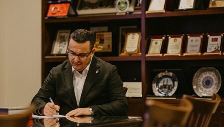 Mustafakemalpaşa Belediye Başkanı Mehmet Kanar’dan Miraç Kandili Mesajı