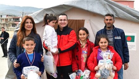 Başkan Kanar Hatay Arsuz’un Yaralarını Sarıyor