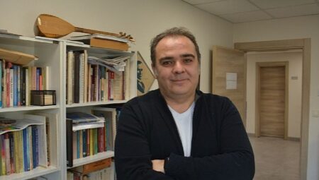 Doç. Dr. Tutu, “Veysel, Türk kültür ve sanat hayatının zirvelerinden birisidir”
