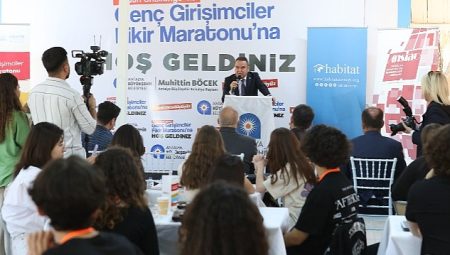 Antalya Büyükşehir Belediyesi Genç Girişimciler Fikir Maratonu başladı
