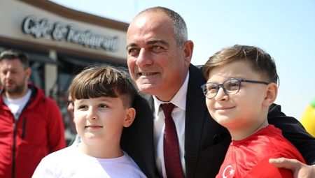 Gemlik’te Bayram Coşkusu Alanlara Sığmadı