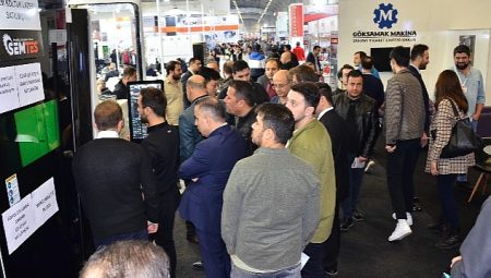 Katılımcılar, makine sektörünün buluşma adresi BUMATECH’te yerlerini almaya başladı