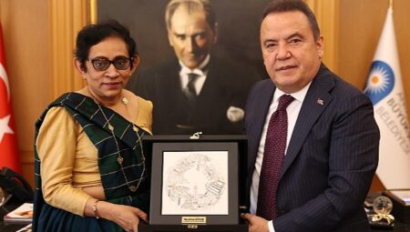 Sri Lanka Büyükelçisi’nden Başkan Böcek’e ziyaret