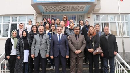 Yıldırım’lı minikler deprem bölgelerine 200 koli gıda yardımı yaptı.
