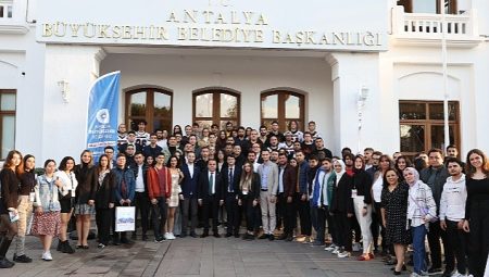Başkan Muhittin Böcek 19 Mayıs Atatürk’ü Anma Gençlik Ve Spor Bayramı Mesajı