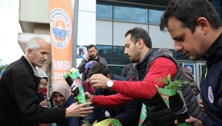 Gemlik Belediyesi, çiftçi belediye misyonuyla ilçedeki tarımsal faaliyetleri desteklemeye devam ediyor