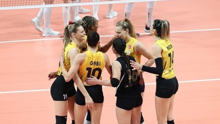 VakıfBank sezonu 3. tamamladı